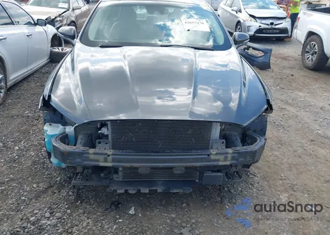 2017 Ford Fusion Hybrid Se z USA, uszkodzony, nr VIN 3FA6P0LU3HR260558